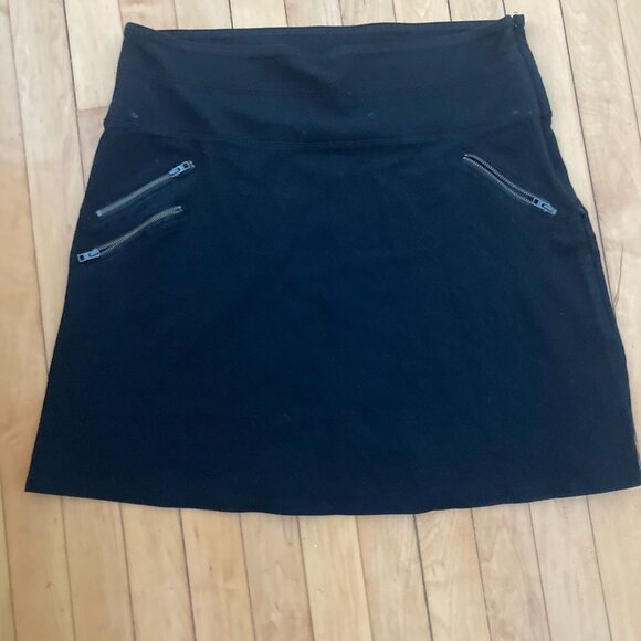 Short Black Athleta Skirt - Picture 1 of 5
